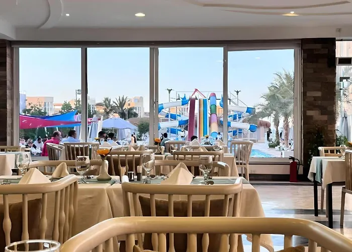 Fanadir Bay Aquapark Gurdaka